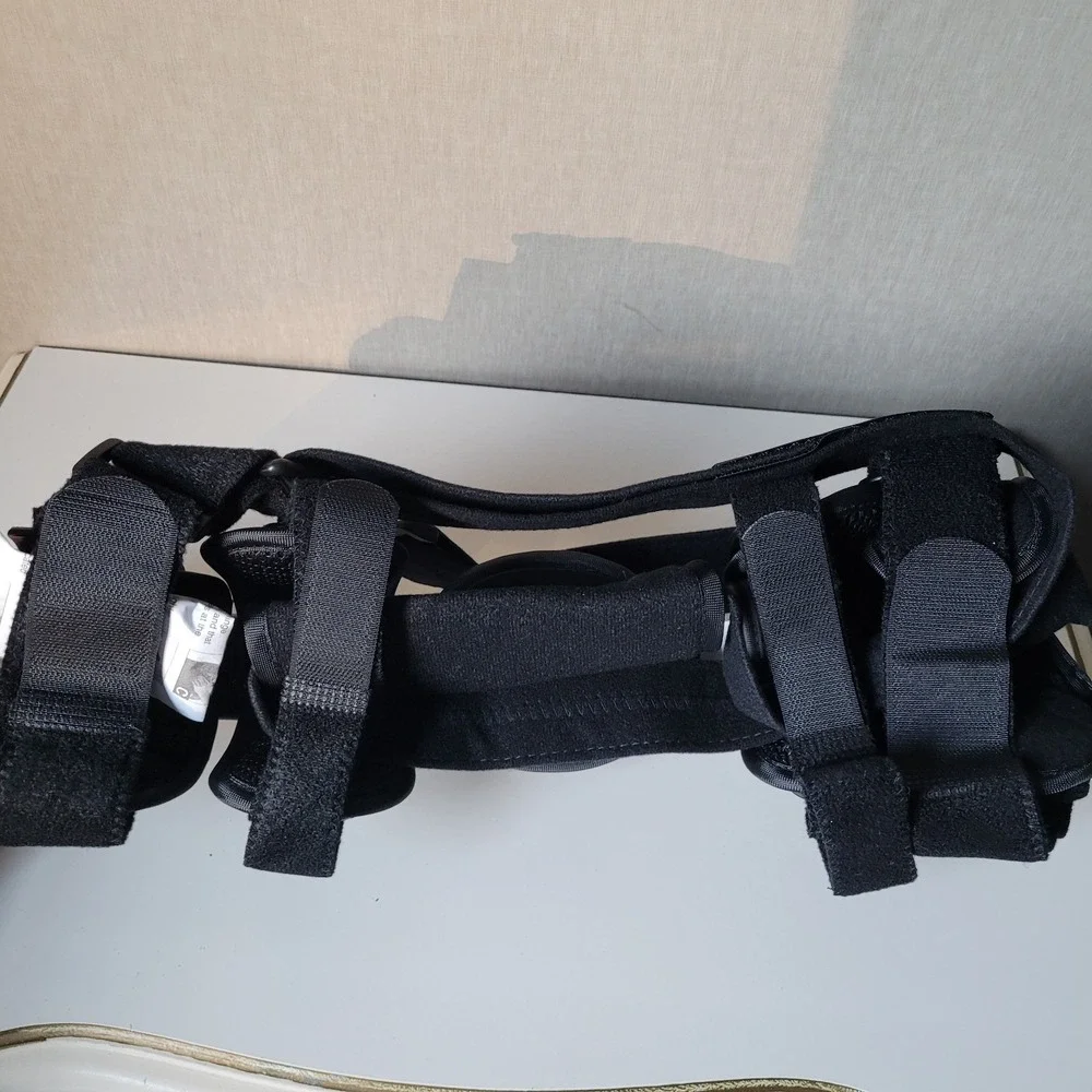 Comfortland CK-700-R Premium Elbow Brace - Right / Universal Fit - New in Bag